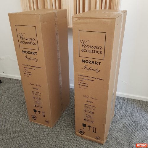 Vienna Acoustics Mozart INFINITY Active Floorstanding Loudspeakers