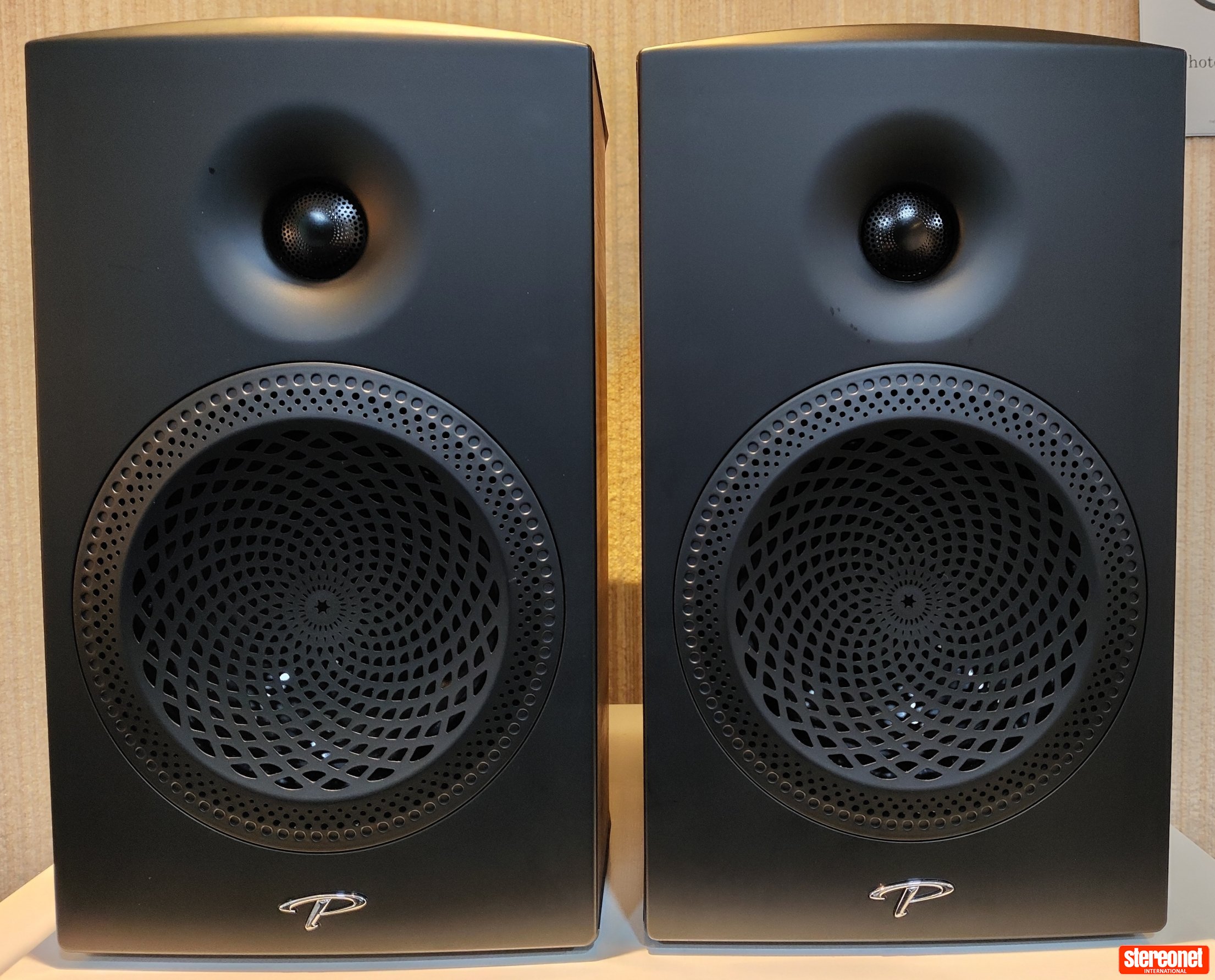 Paradigm Premier 200B Espresso Bookshelf Loudspeakers ﻿ Bookshelf