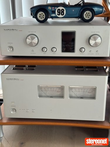 Luxman M-900U Power Amplifier