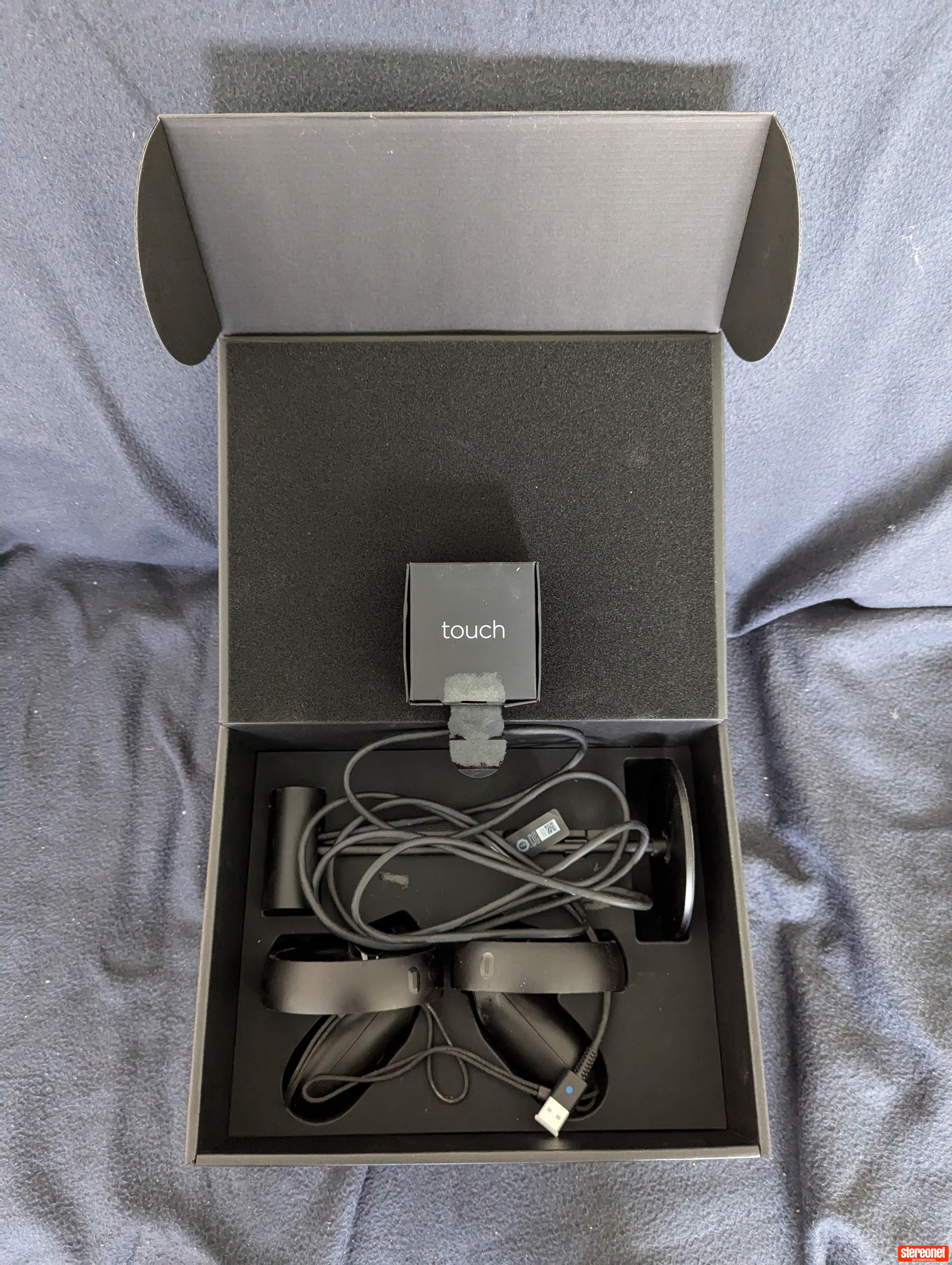 Original Oculus Rift Remote Oculus Rift CV1 VR Headset - Computers & Related - StereoNET
