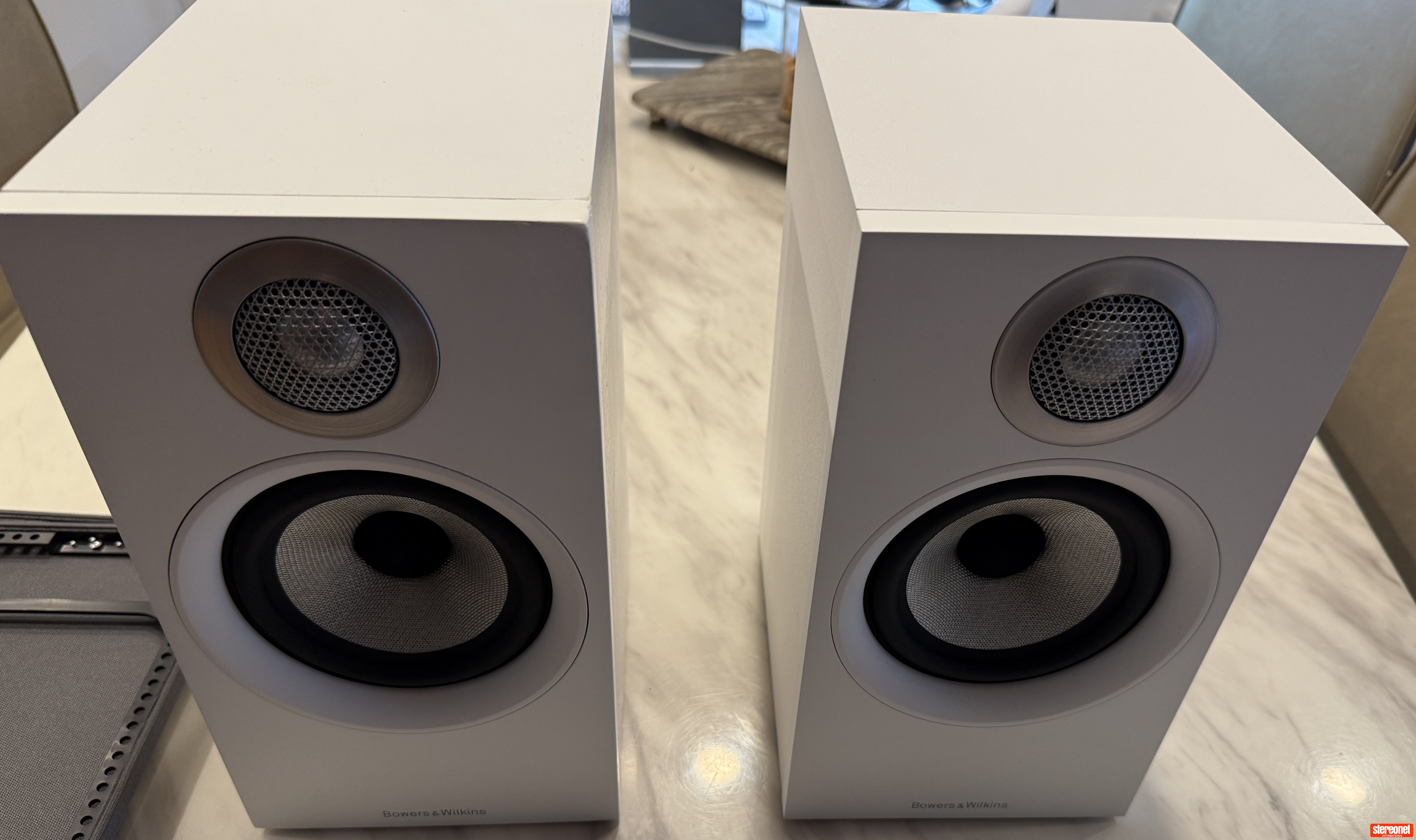 Bowers & Wilkins 607 Bookshelf Loudspeakers