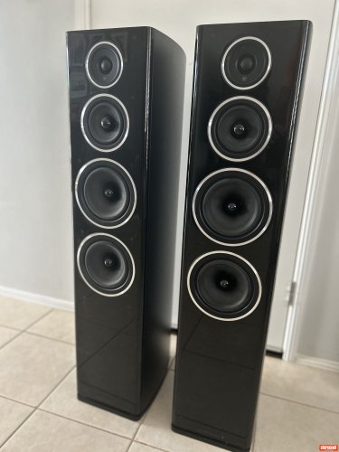 Wharfedale Diamond 11.4 (Black Pair) Floorstanding Loudspeakers