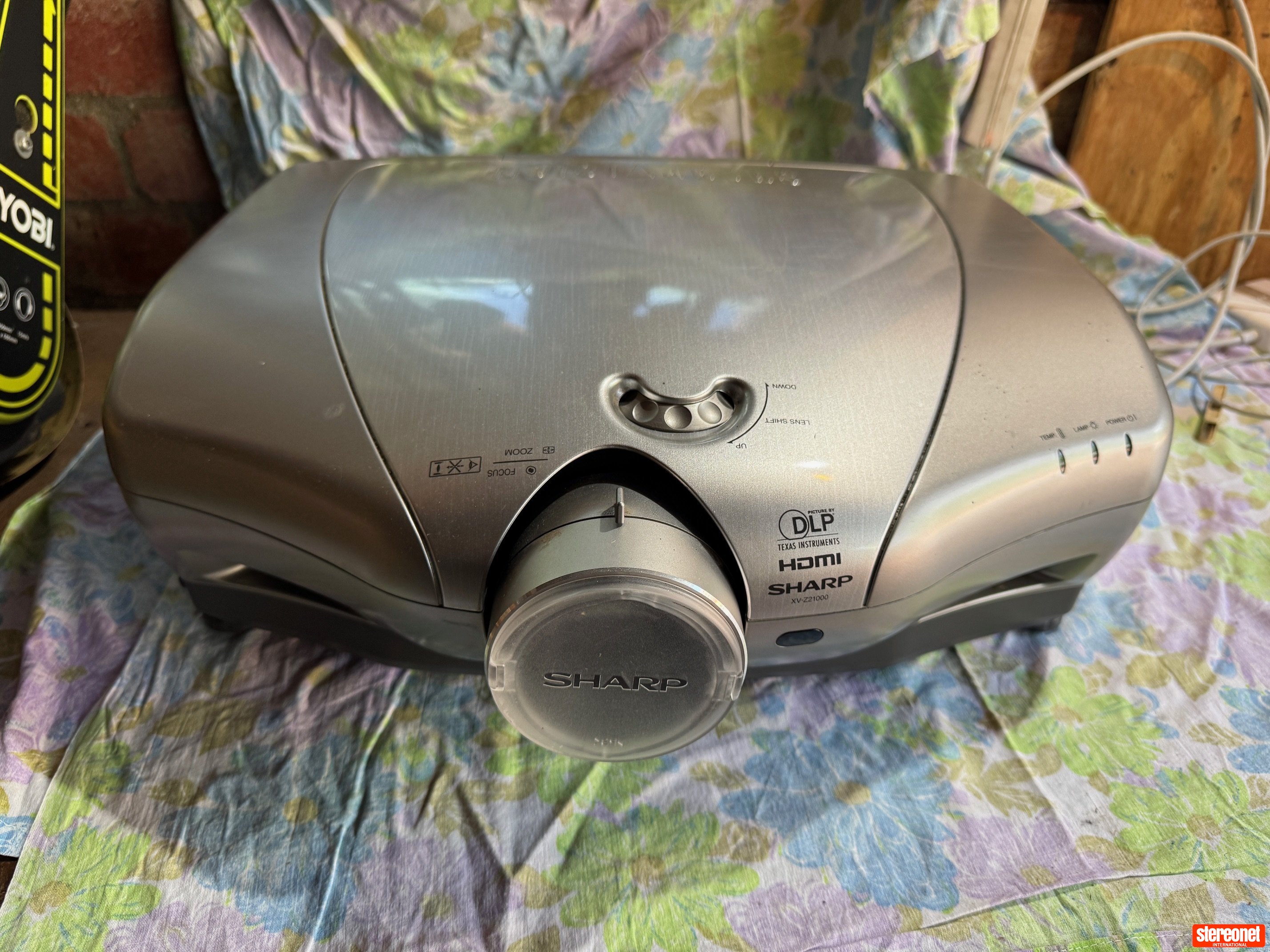 Sharp xv-Z21000 1080P Projector Projector - Free and Giveaways - StereoNET