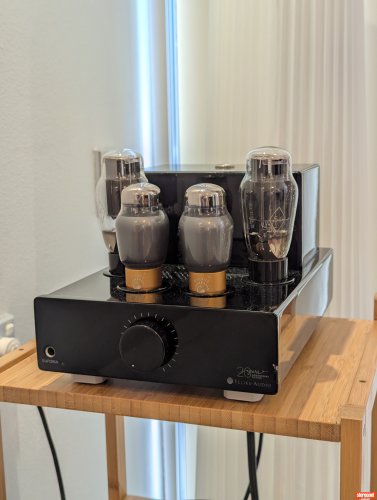 Feliks-Audio Euforia Headphone Amplifier