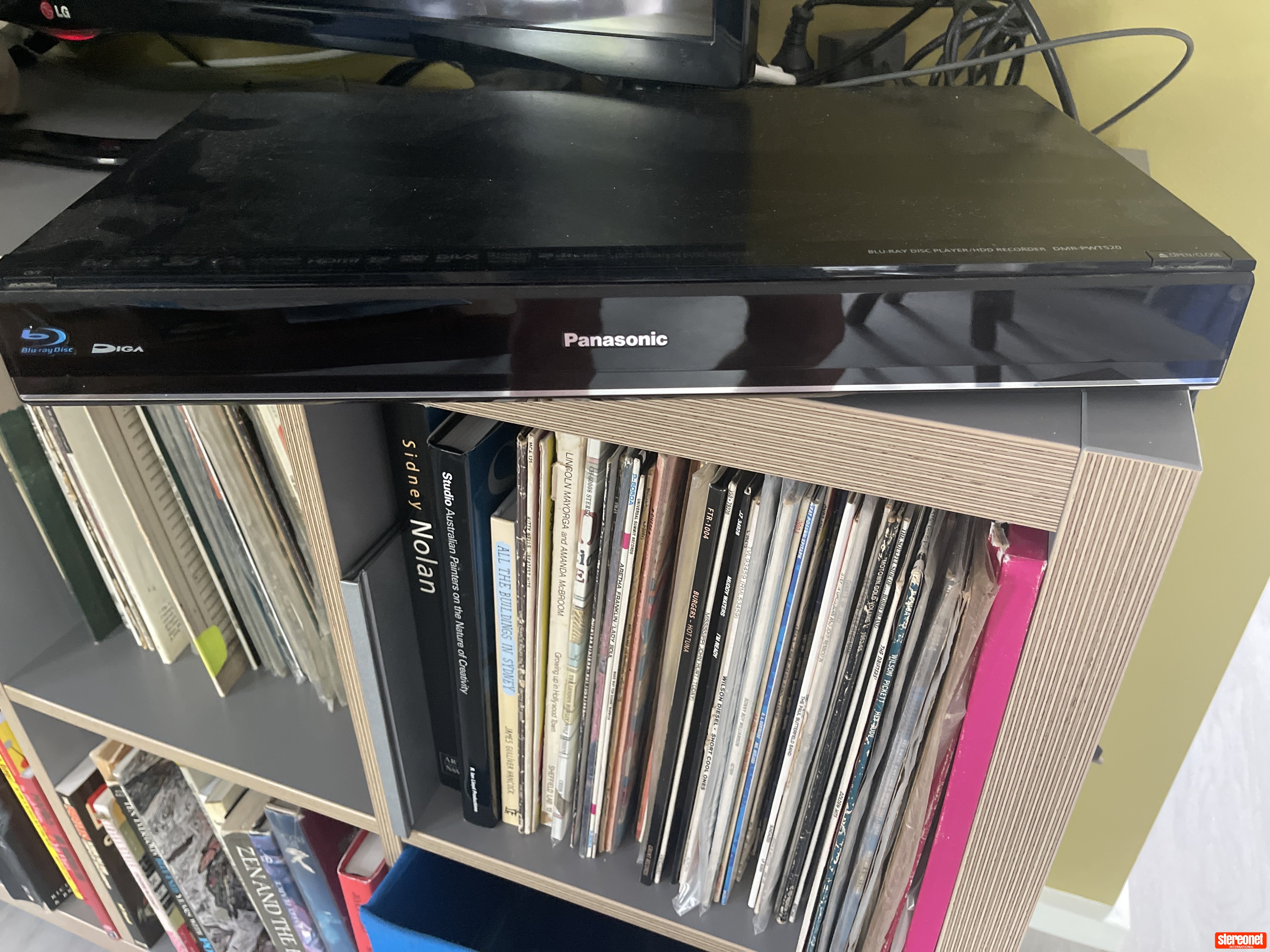 Panasonic DMR-PWT520 Blu-ray Player
