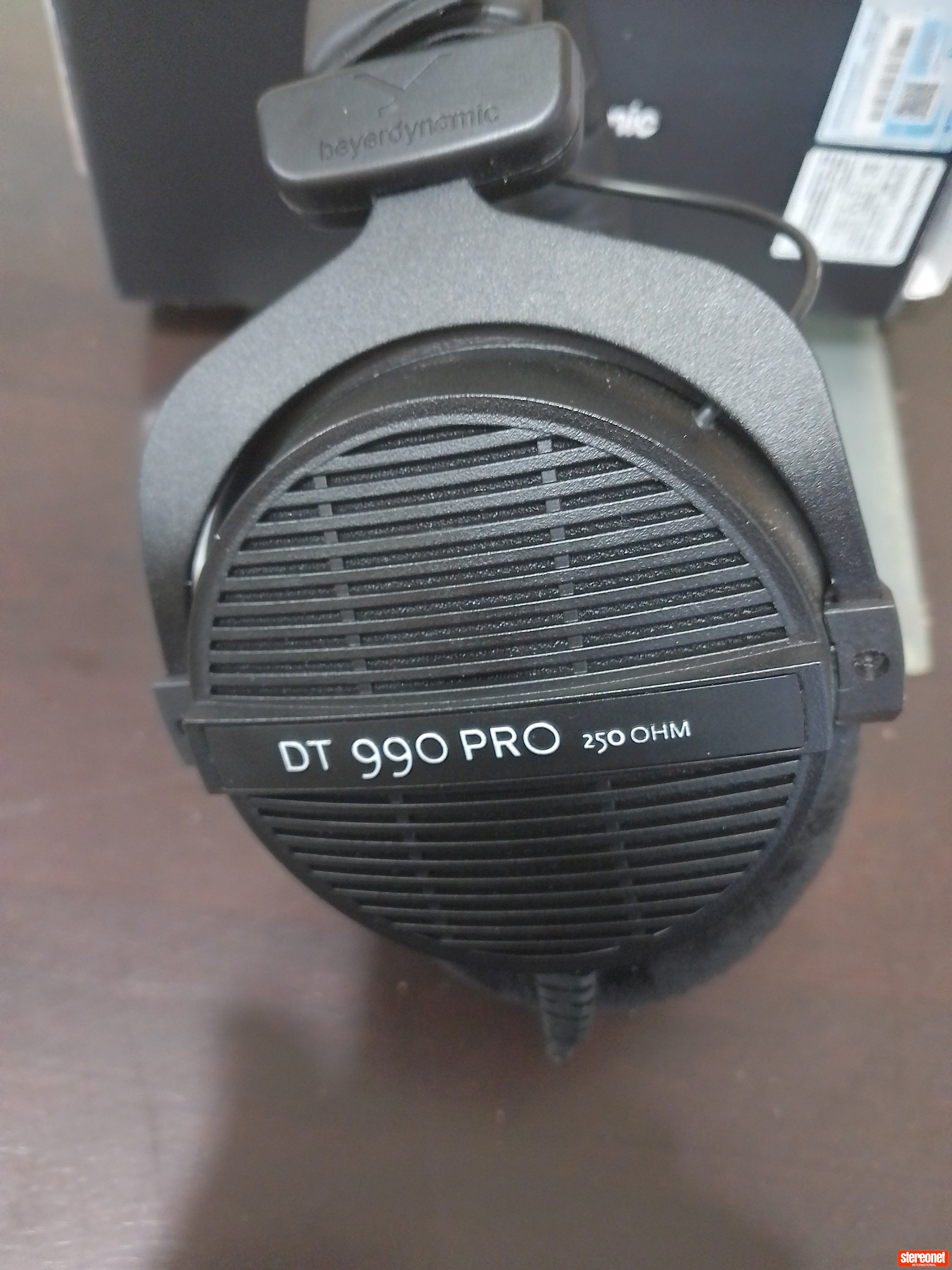 Beyerdynamic DT990PRO Headphones - Over/On Ear
