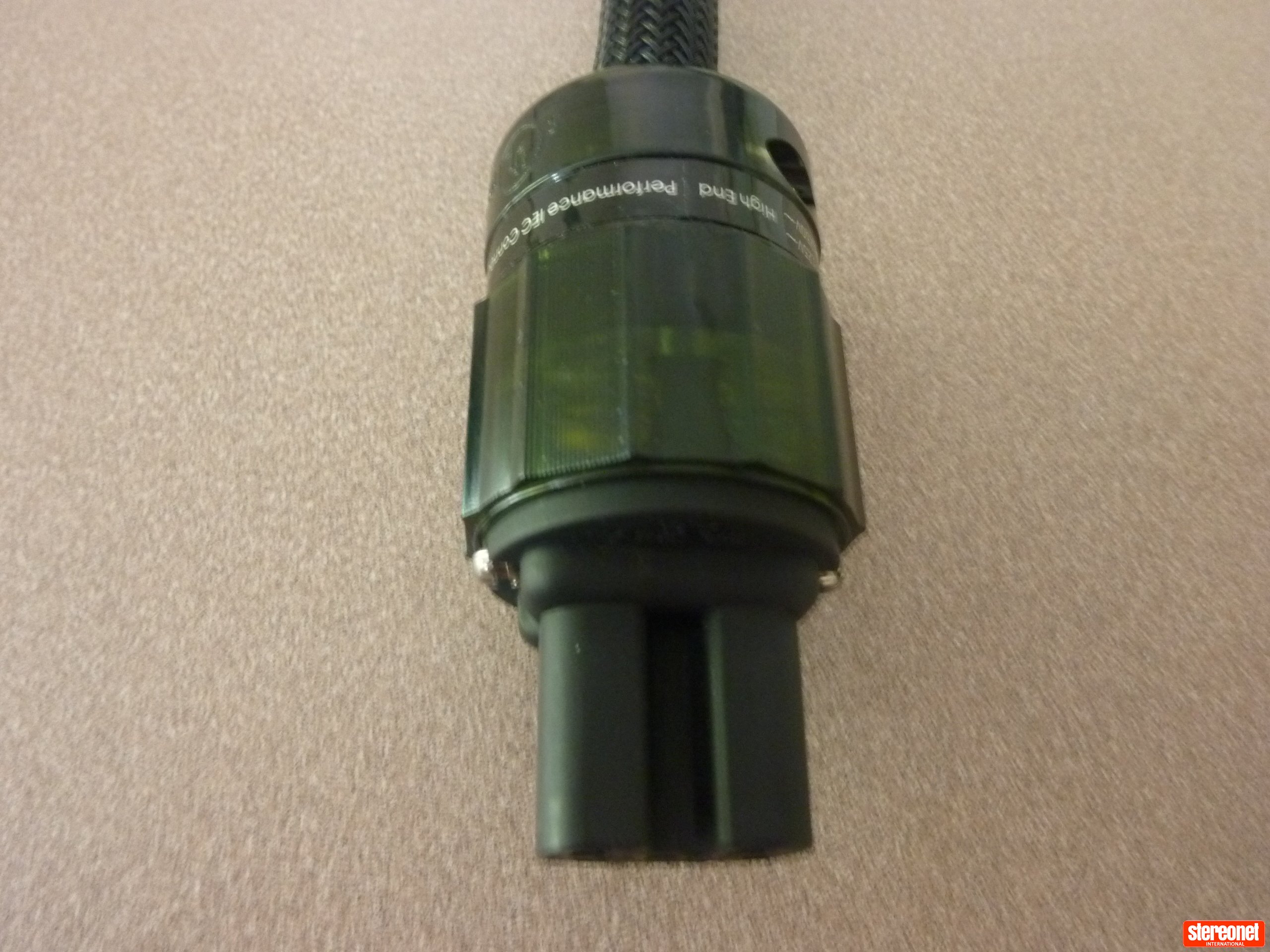 Furutech Flow-28 Power Filter - Power Filtering / Conditioning - StereoNET