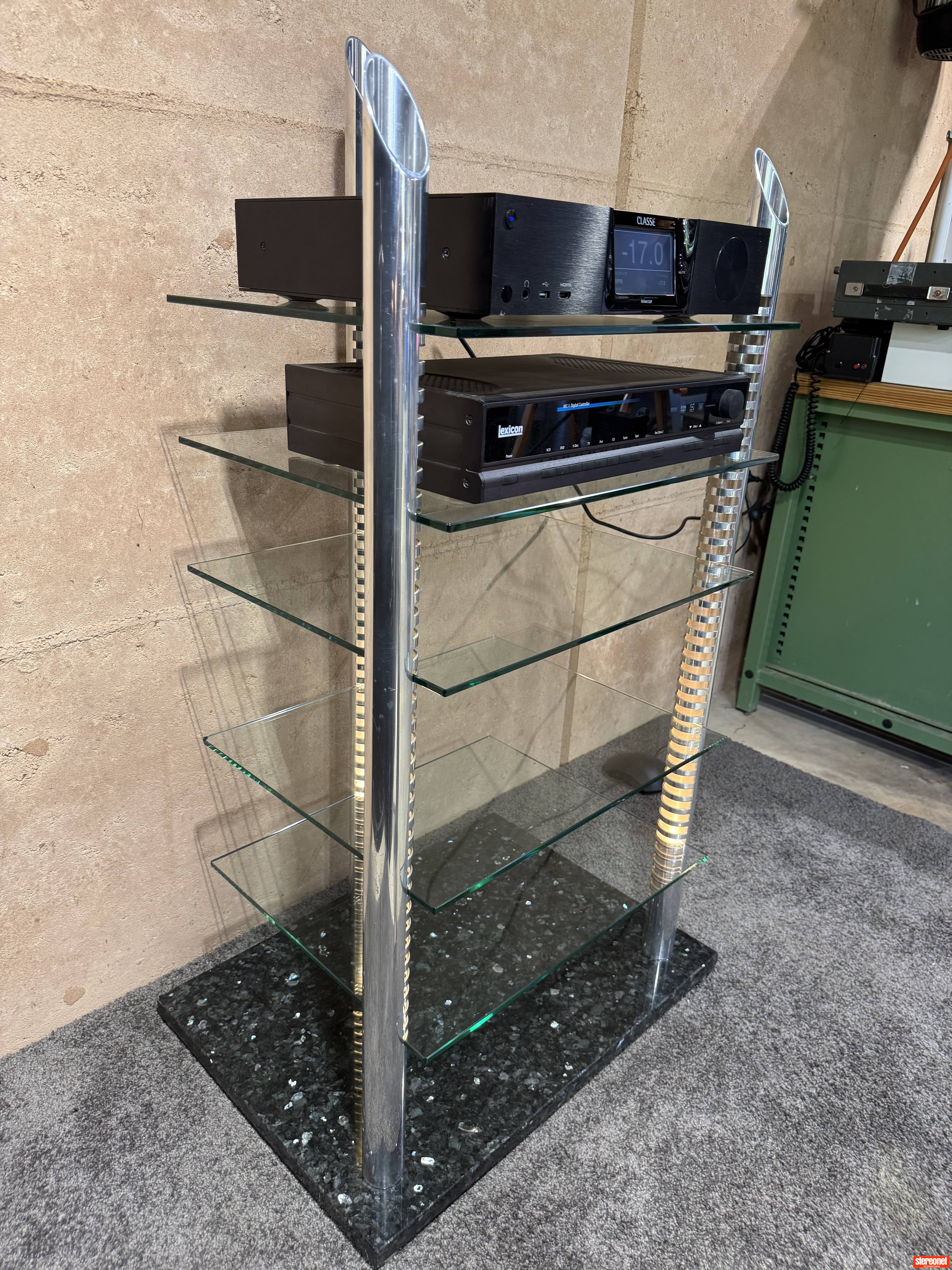 Avk Rack Custom Deluxe AV Rack AV Rack / Cabinet - Racks & Cabinets - StereoNET