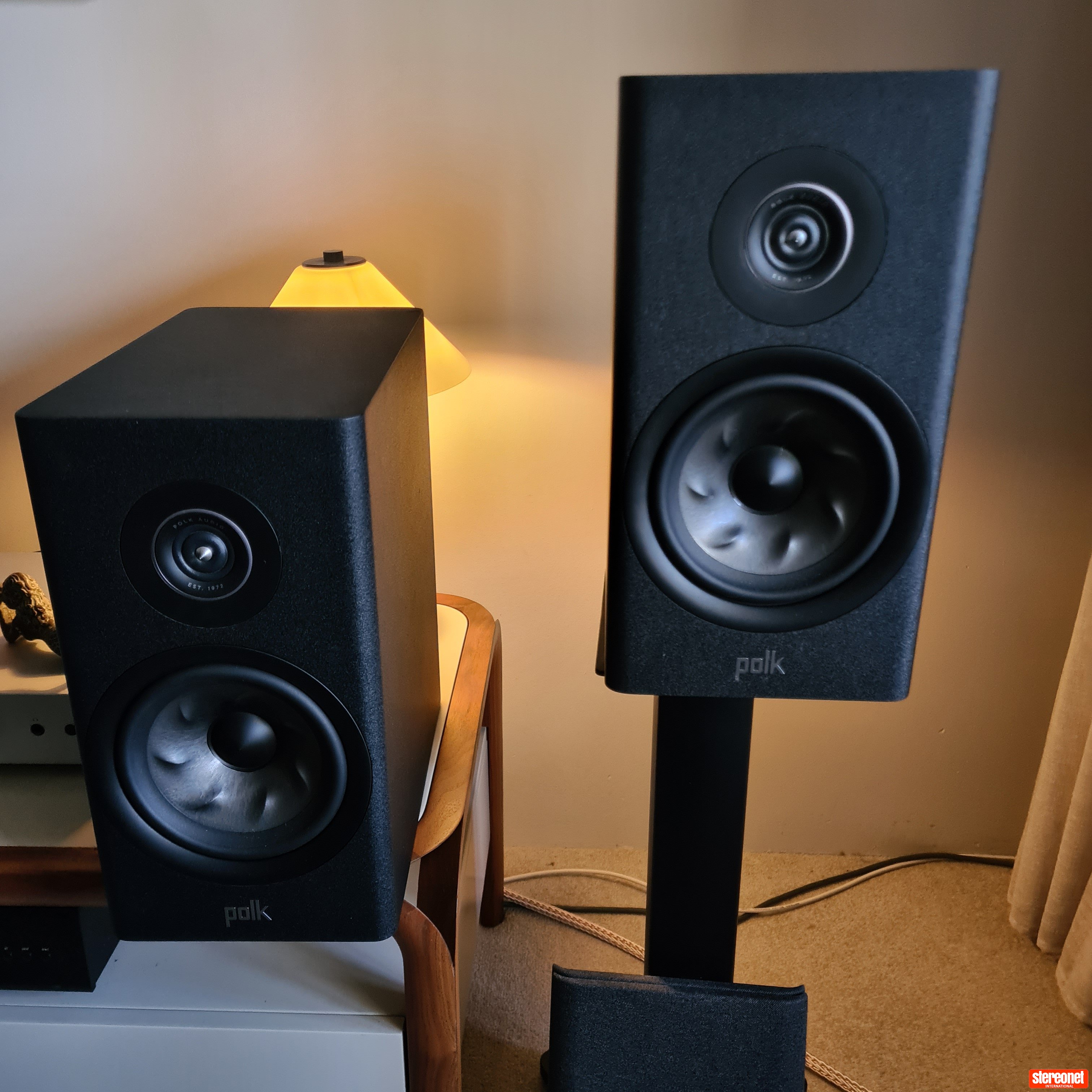 Polk Audio R200 Bookshelf Loudspeakers