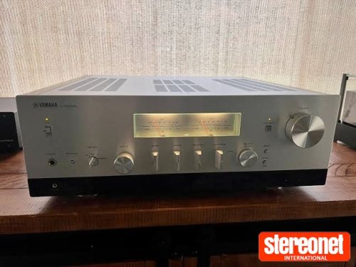 Yamaha R-N2000A Integrated Amplifier (Solid State)