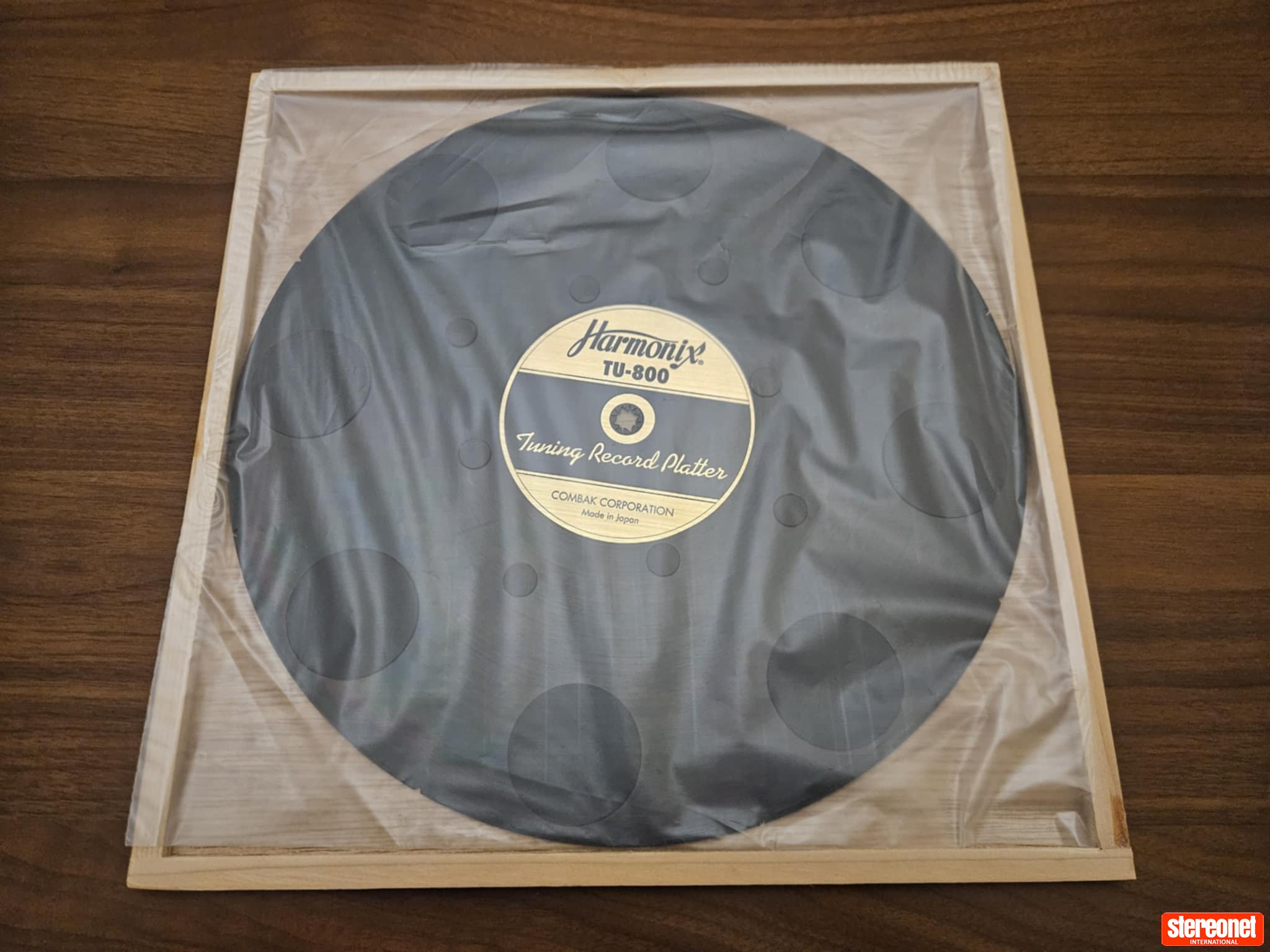 Harmonix TU-812 Record Clamp and TU-800 Turntable Mat Turntable Accessory