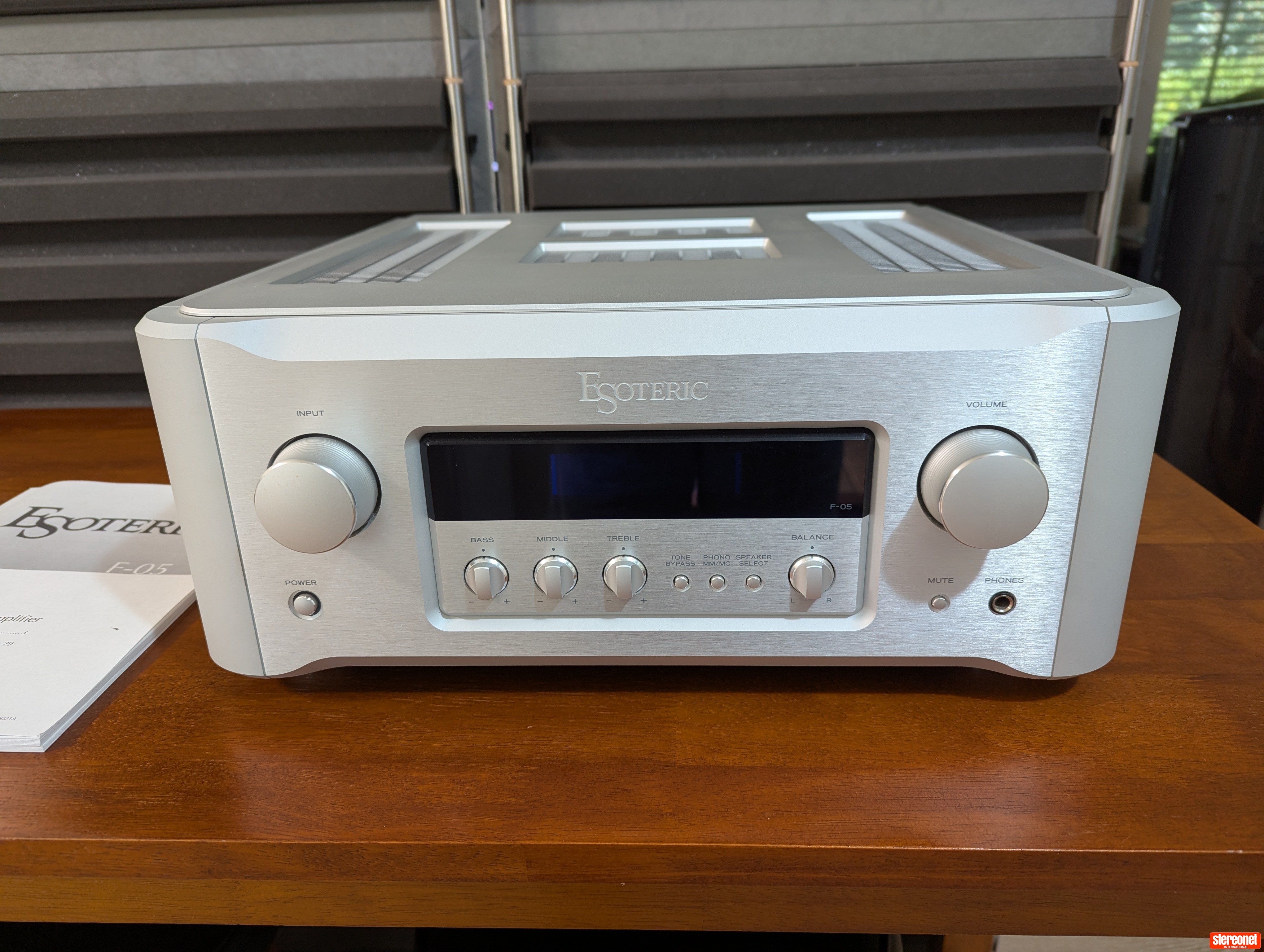 Esoteric F-05 Integrated Amplifier (Solid State)