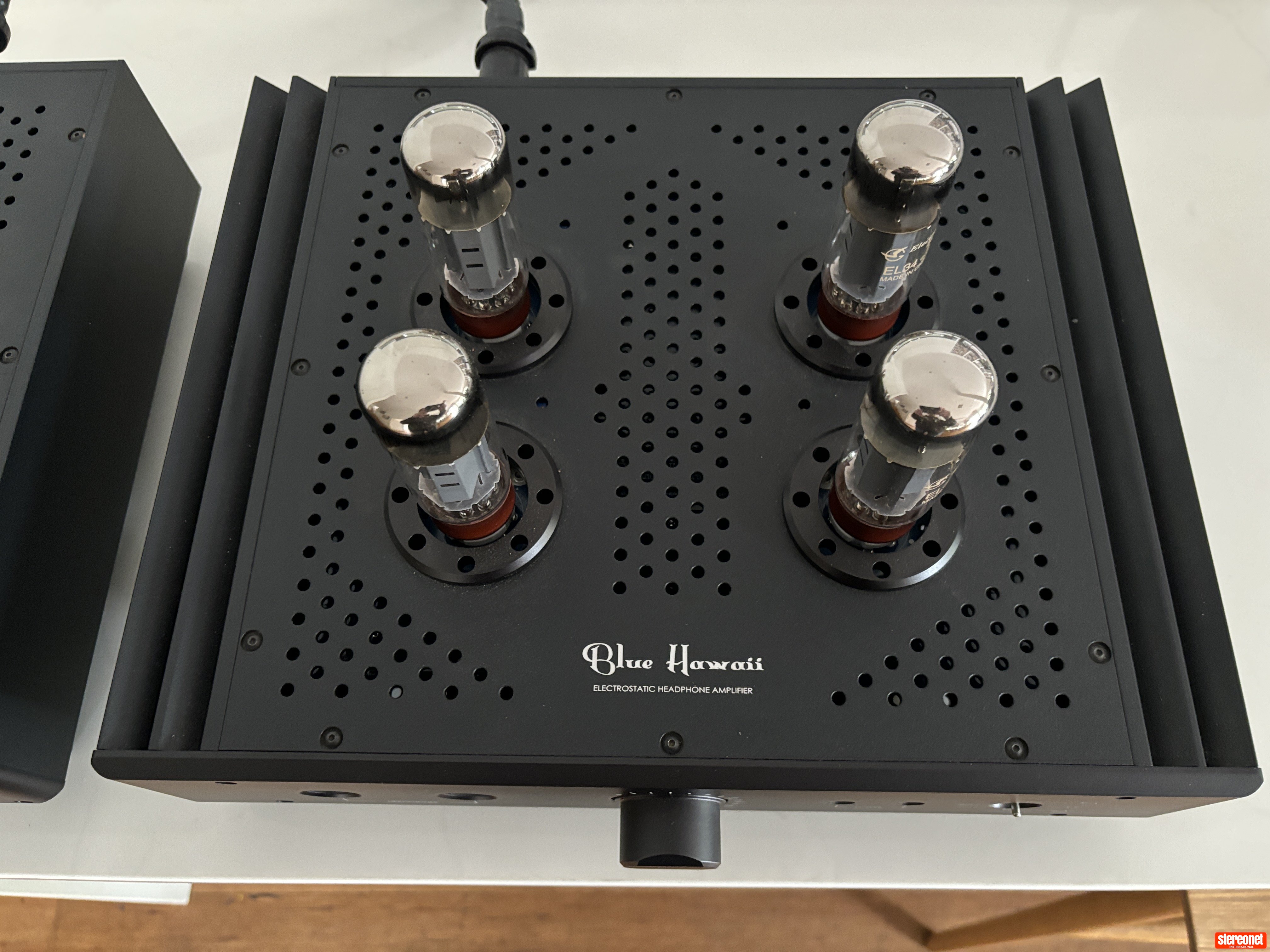 HeadAmp Blue Hawaii SE w/DACT Headphone Amplifier - Headphone Amps ...