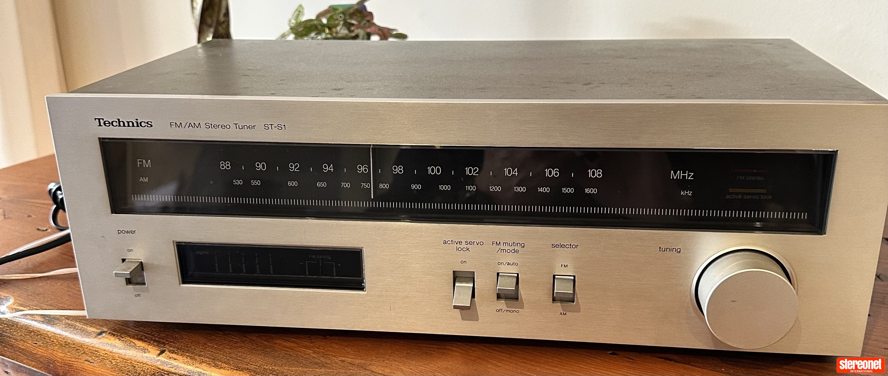 Technics ST-S1 Stereo Tuner