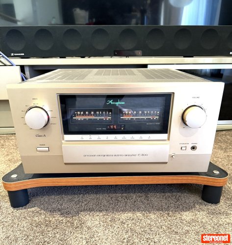 Accuphase E-800 Integrated Amplifier (Solid State)