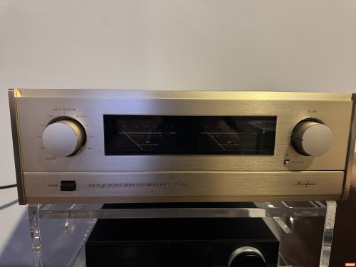 Accuphase E-305 Integrated Amplifier (Solid State) - Integrated