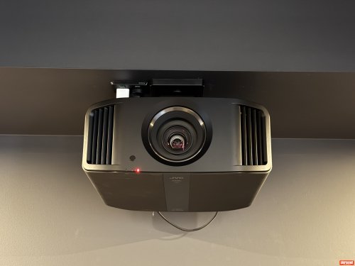 JVC N7B Projector