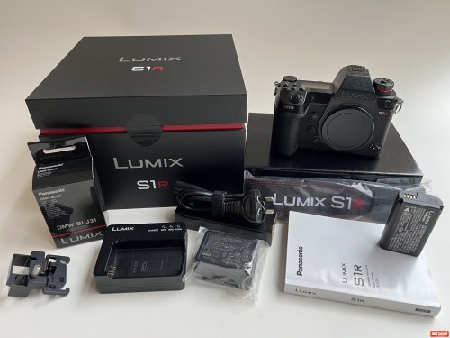 Panasonic Lumix DC-S1R 47.3 MP  Full Frame Digital Camera