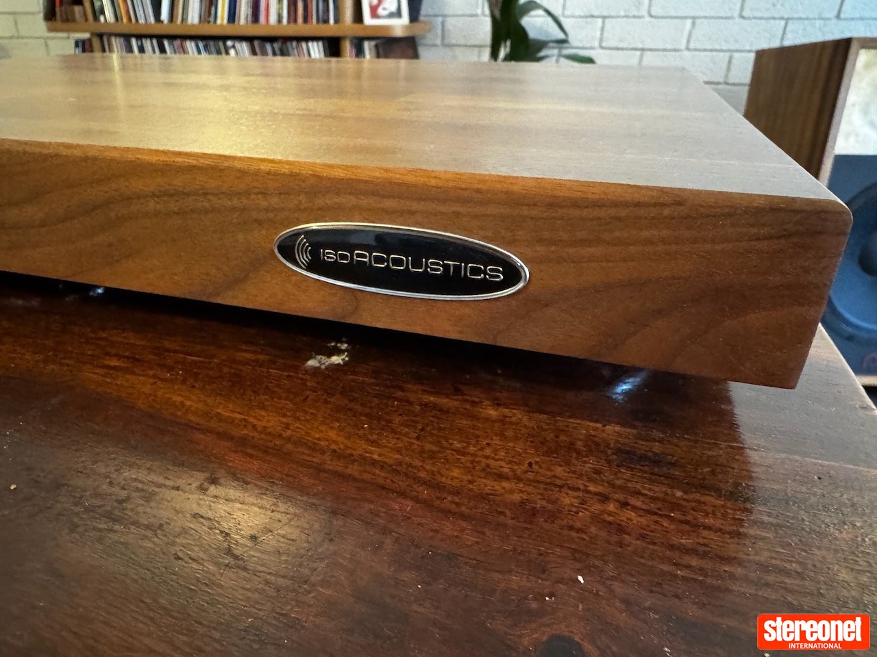 IsoAcoustics Delos Isolation Platform - 45.4kg Isolation Platform ...
