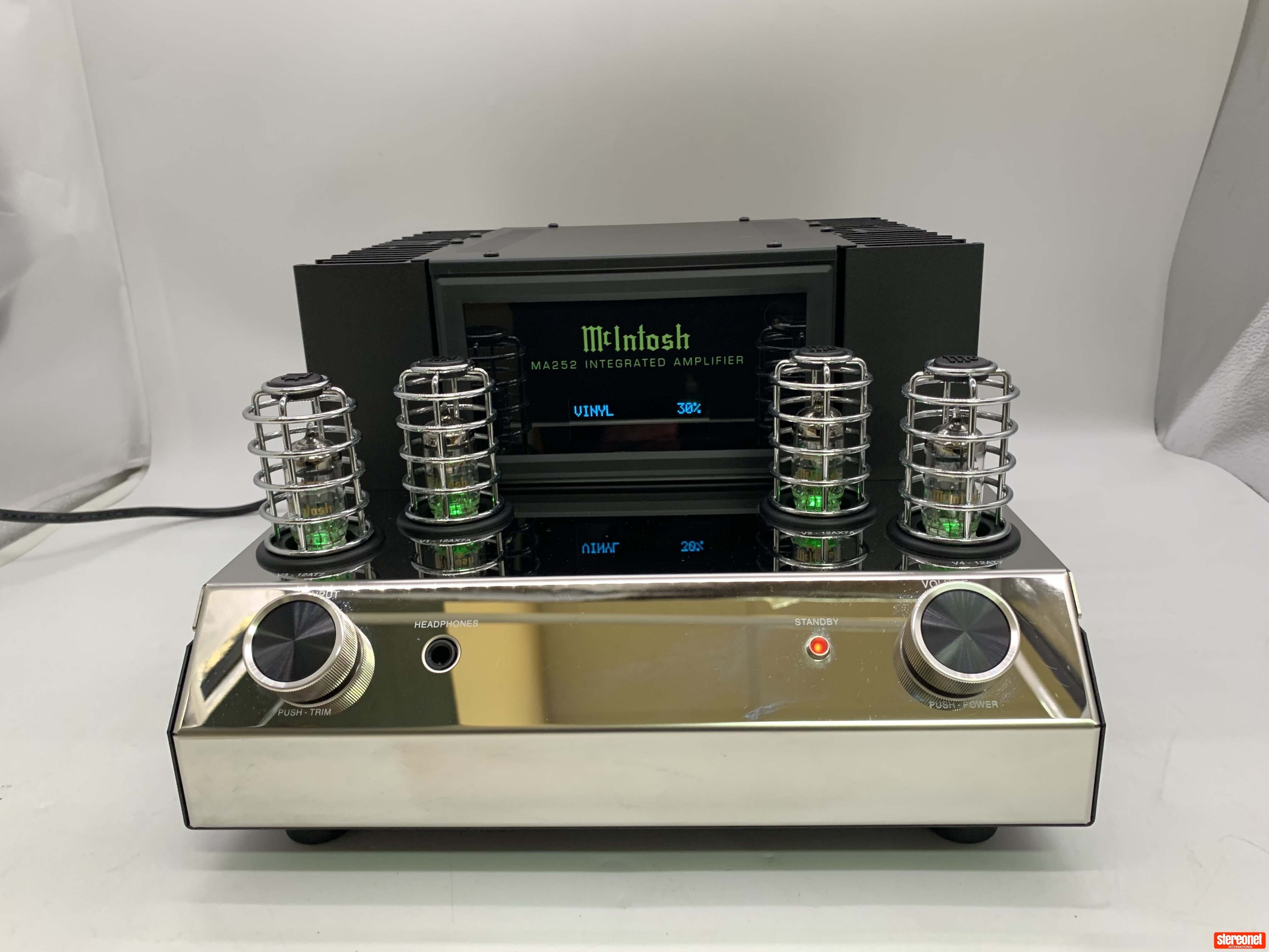 McIntosh MA252 Integrated Amplifier (Solid State) - Integrated ...