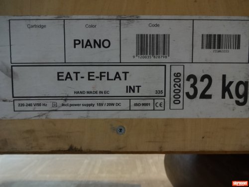 EAT (European Audio Team) EAT E-Flat . Piano Black Turntable and Tonearm Package