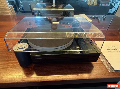 Music Hall MMF 9.1 Turntable and Tonearm Package