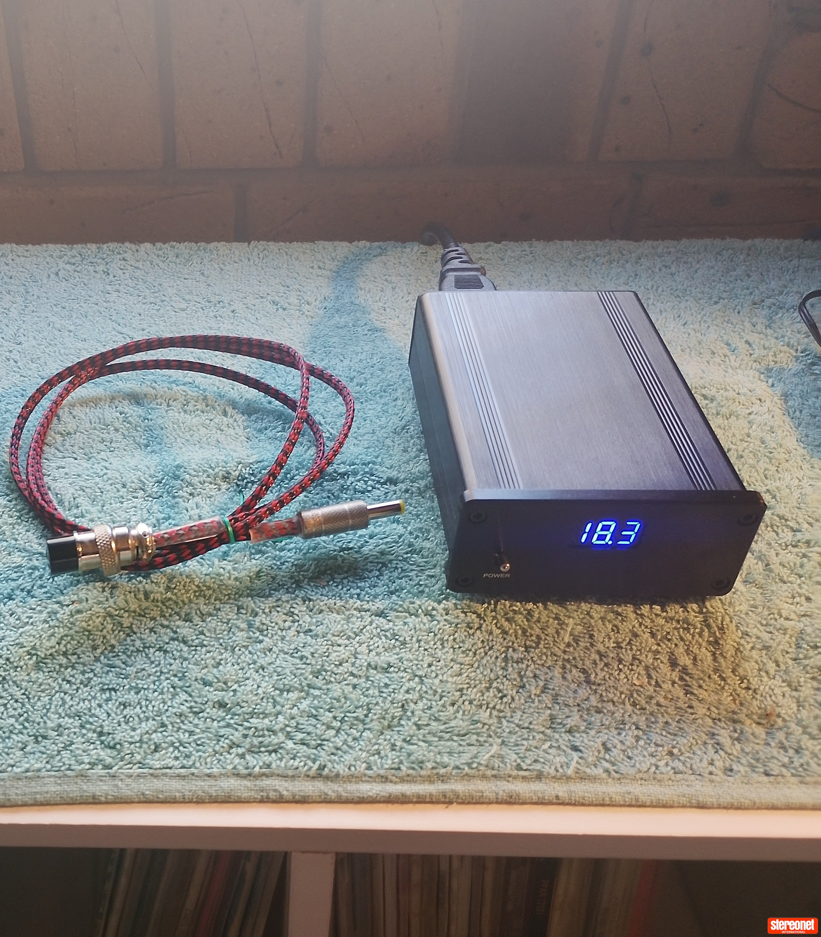 Generic 18 volt 500 mA Linear Power Supply