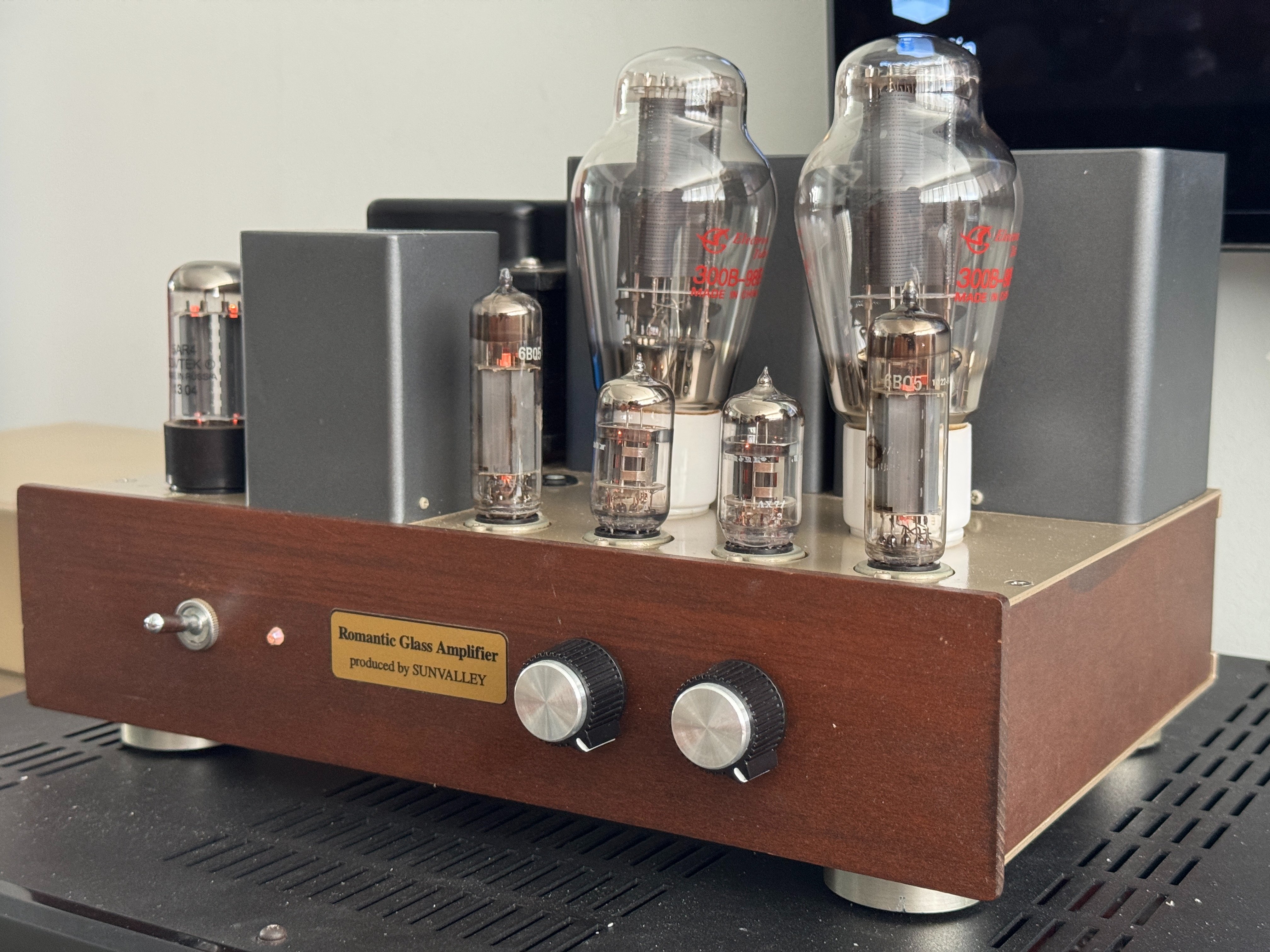 New to me: Sunvalley JB-300B Romantic Glass Amplifier - Stereo