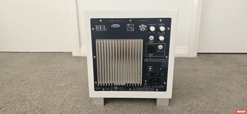 REL Acoustics T/7i Subwoofer (Active / Powered) - Subwoofers - StereoNET