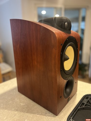 Bowers & Wilkins 705 Standmount Loudspeakers