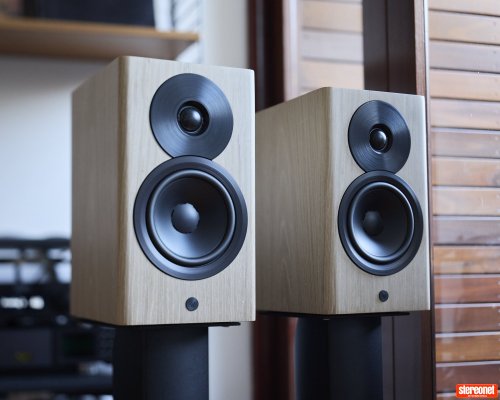 Dynaudio Focus 10 Bookshelf Loudspeakers