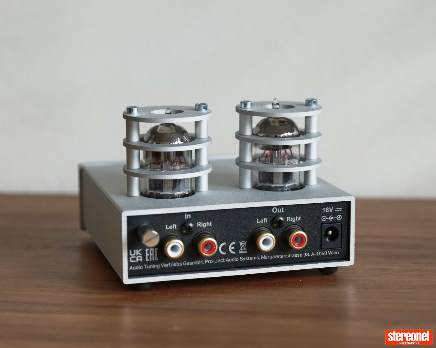 Tubebox Inspiration Pro-Ject TubeBox S2 Phono Preamplifier - Phono Amplifiers - StereoNET