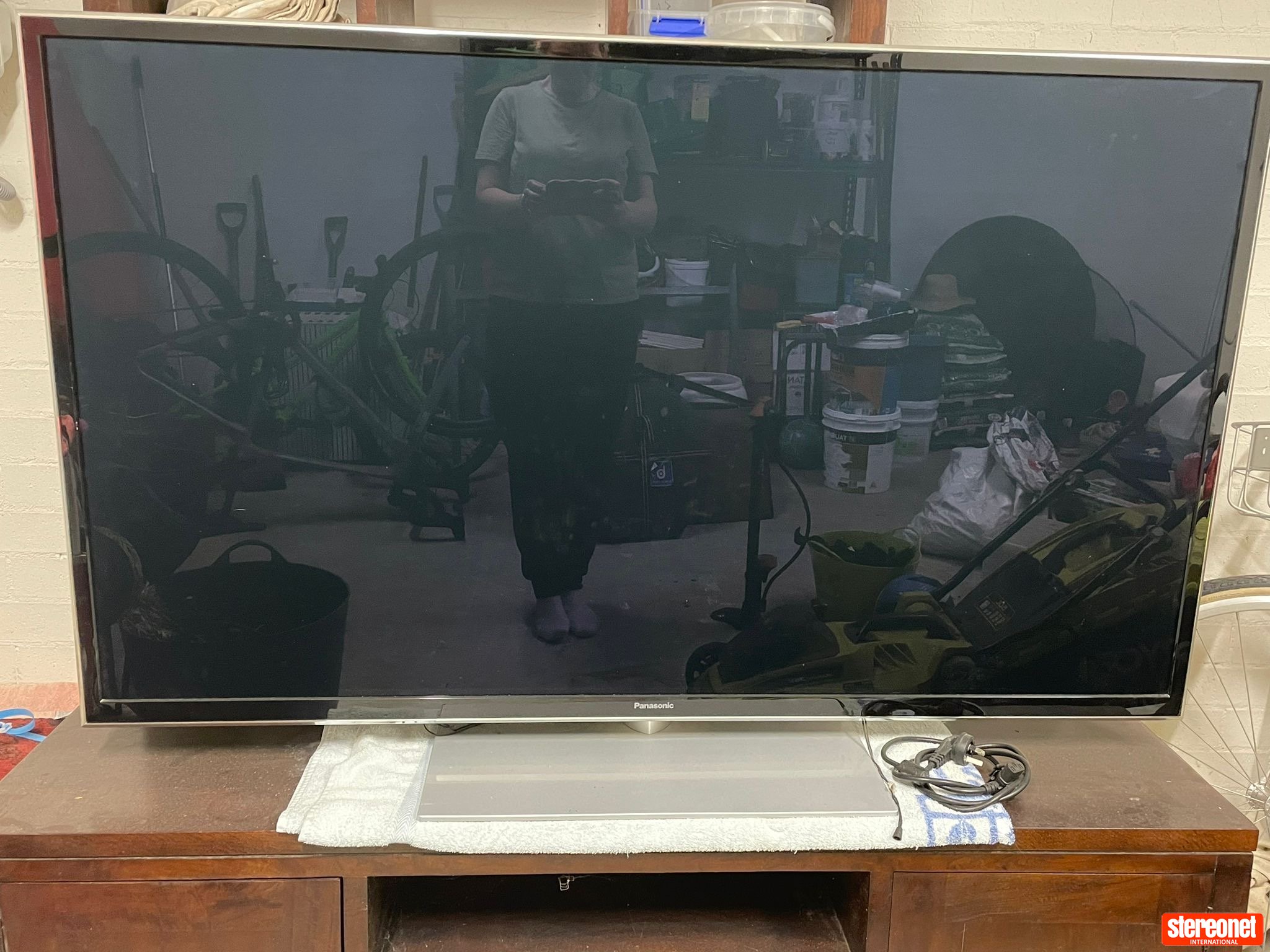 Panasonic TH-P60ST60A 60” Plasma TV