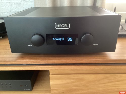 Hegel Music Systems H590 Integrated Amplifier (Solid State)