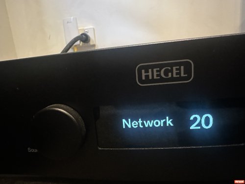 Hegel Music Systems H390 black Integrated Amplifier (Solid State)