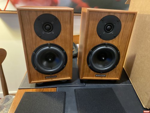Spendor Classic 4/5 Bookshelf Loudspeakers