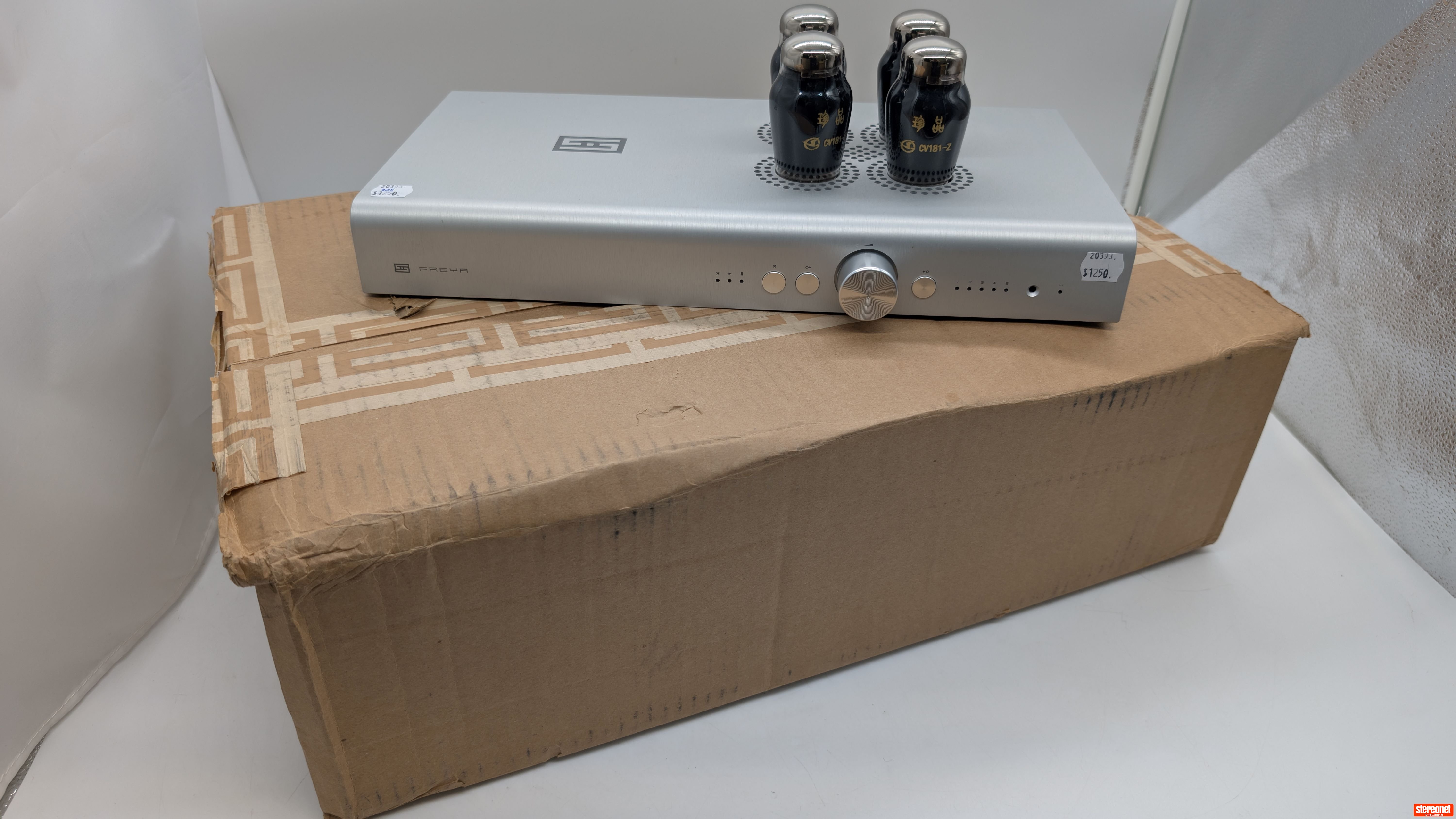 Schiit FREYA+ Balanced Tube Pre Amplifier