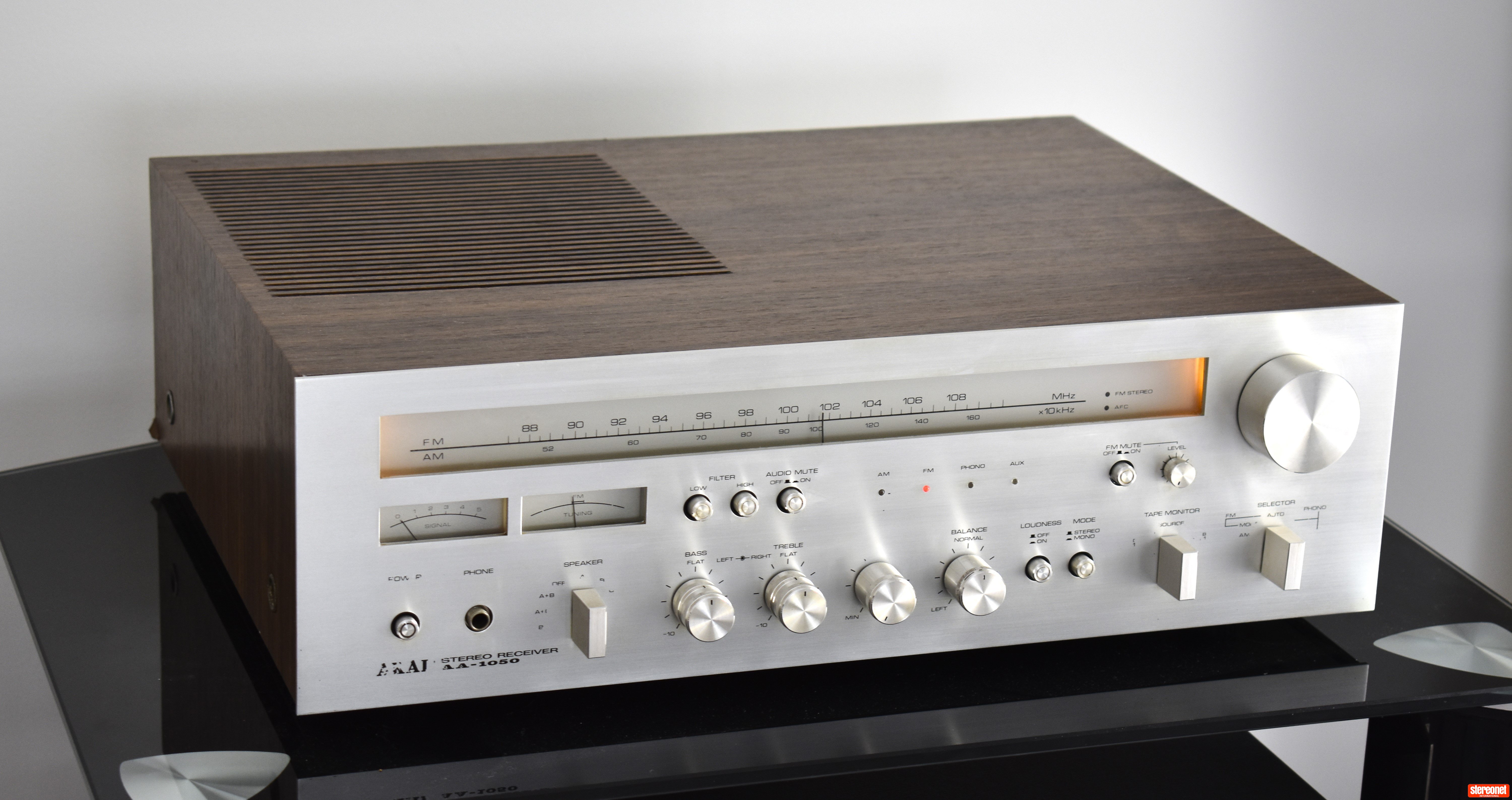 Akai AA-1050 Receiver - Integrated Amplifiers - StereoNET