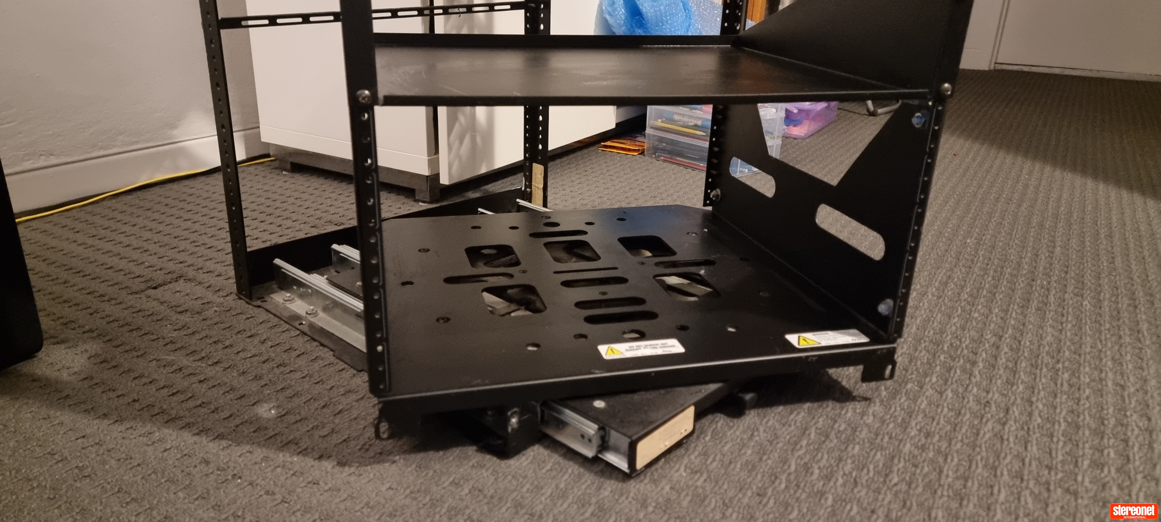 Middle Atlantic SRSR-4-16 AV Rack / Cabinet