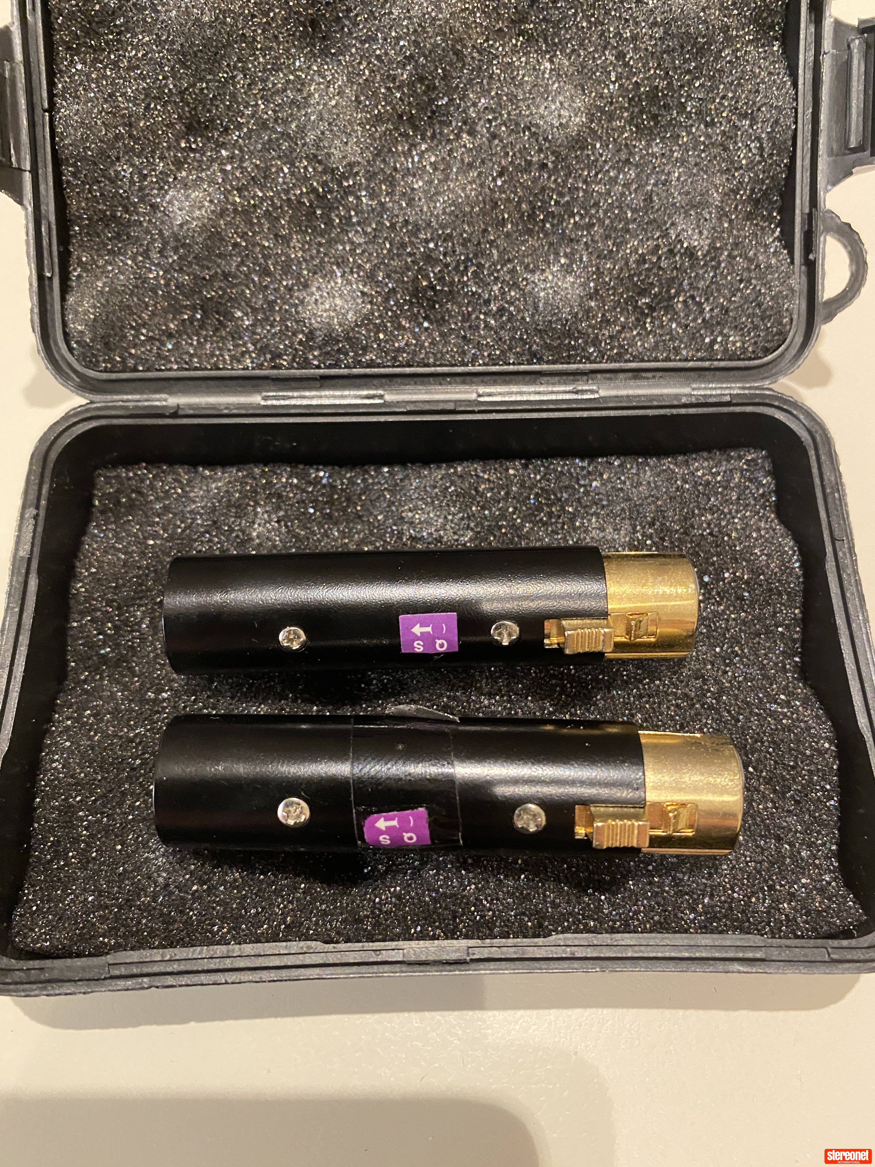 QSA VIOLET XLR Plugs - Interconnects - StereoNET