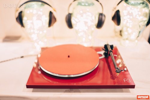 Rega P3 (Red) / Exact Turntable