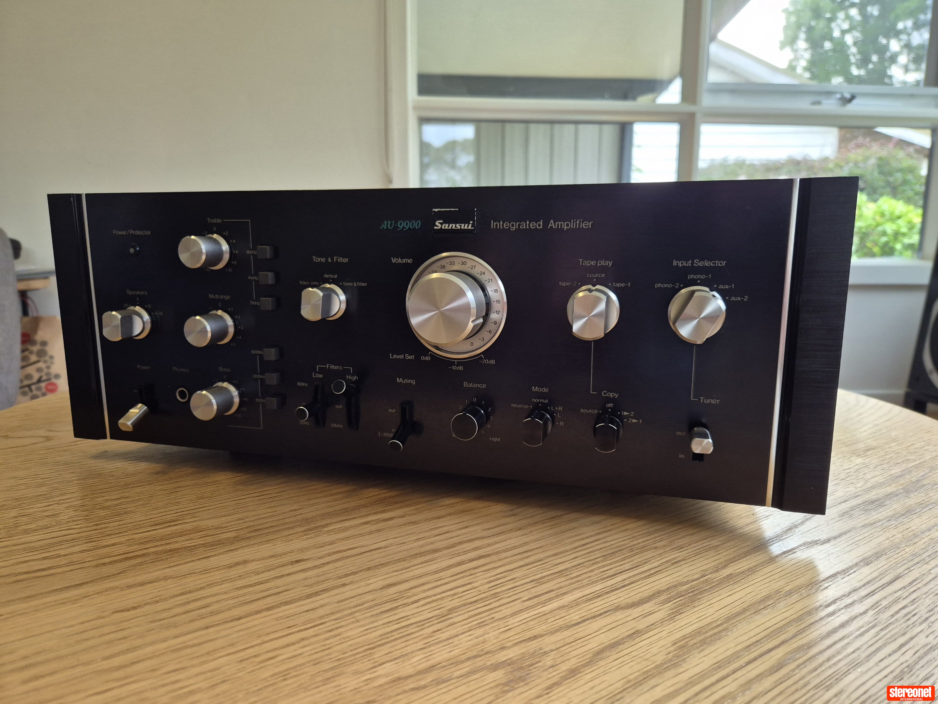 Sansui AU-9900 Integrated Amplifier (Solid State)