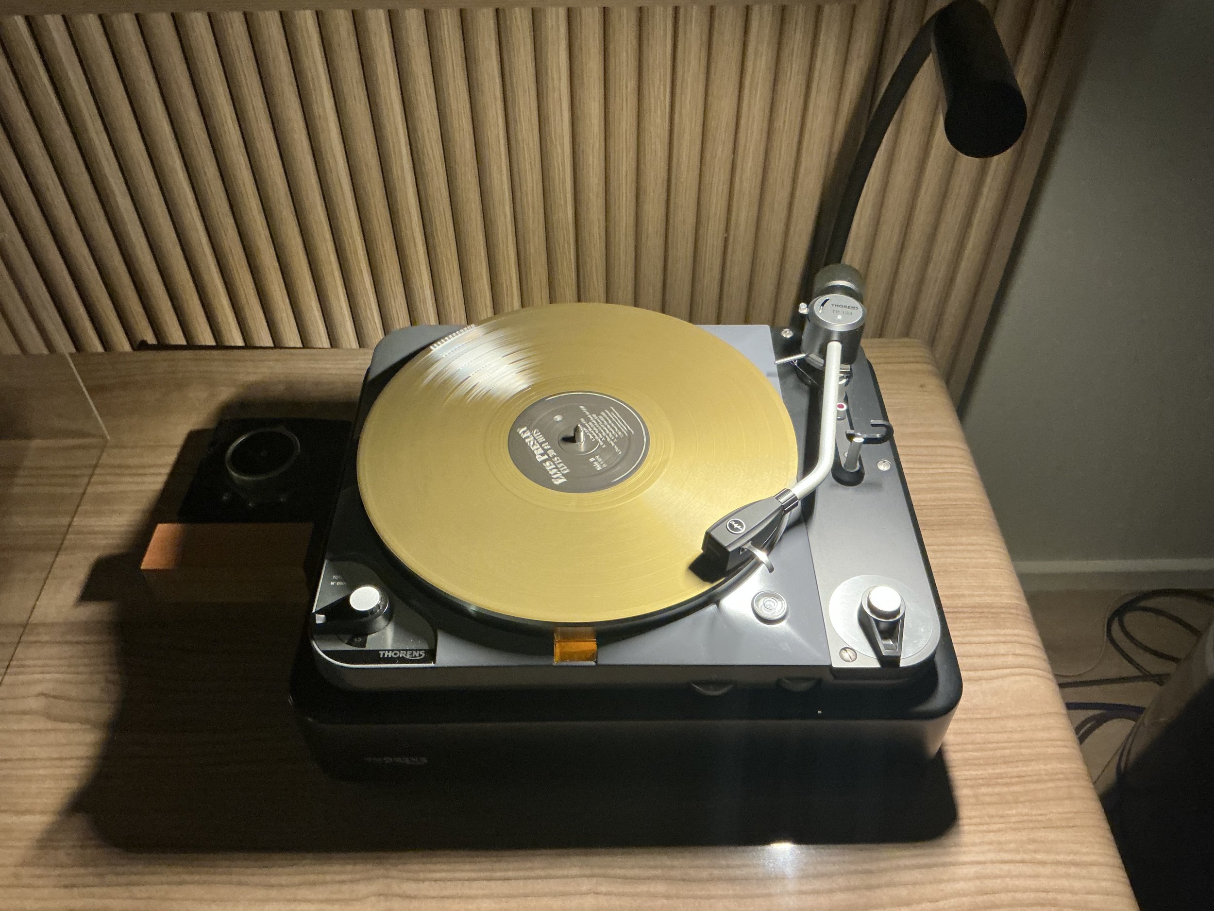 Thorens TD-124 - Turntables, Record Players & Vinyl - StereoNET