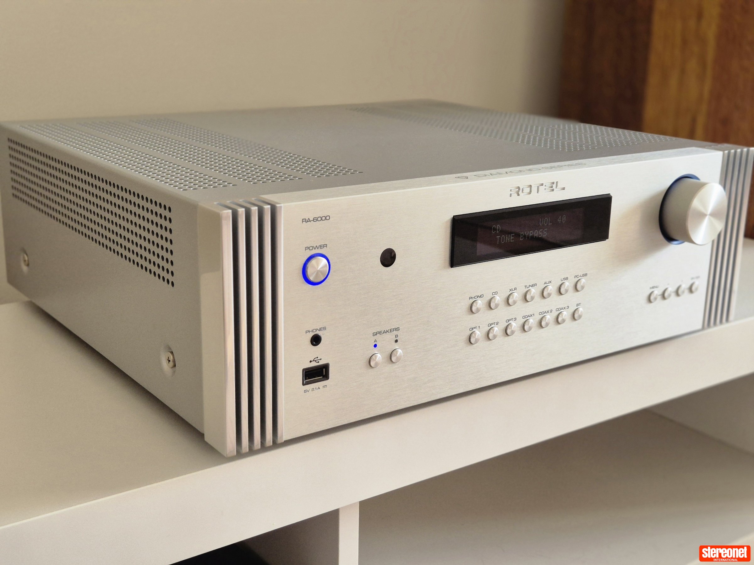 Rotel RA6000 Integrated Amplifier (Hybrid)