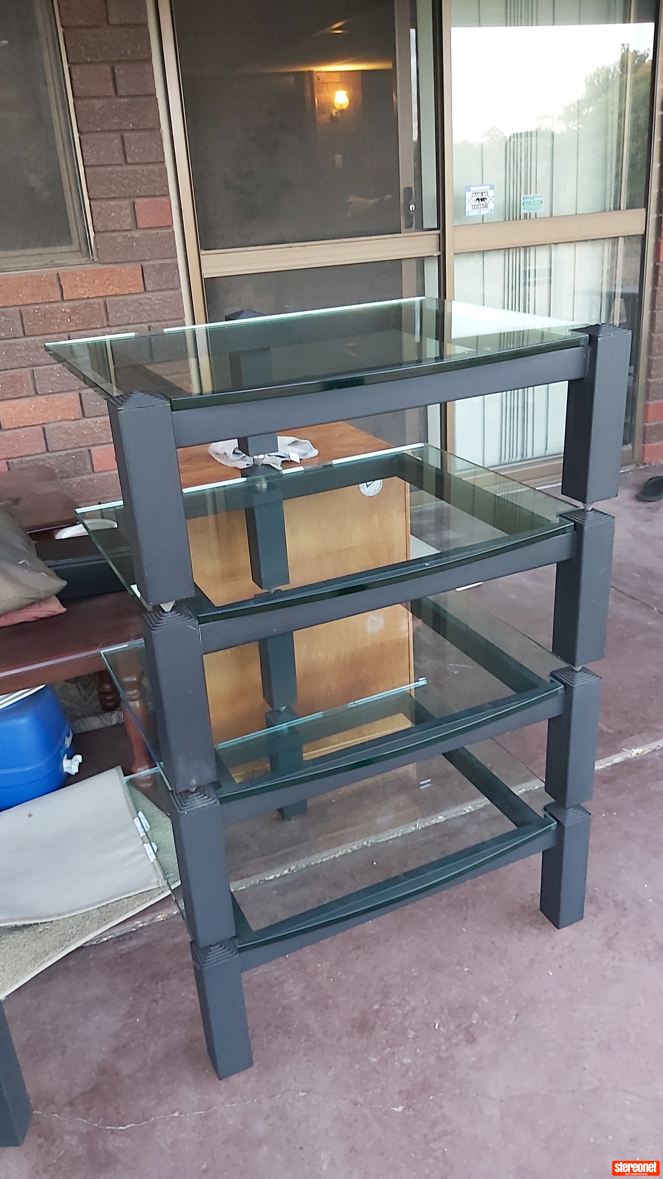 Lokhan Rack Lovan Sovereign 4 shelf rack Rack - Racks & Cabinets - StereoNET