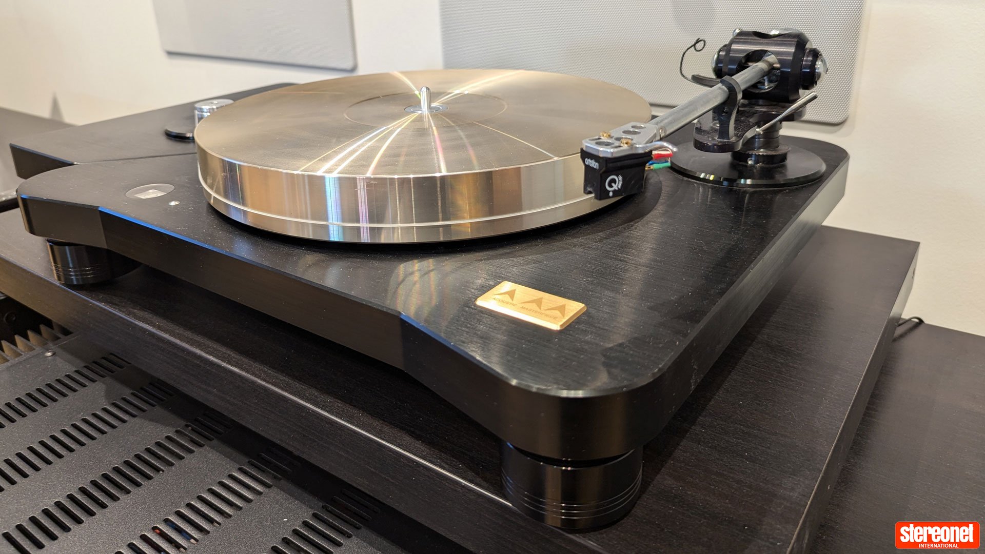 Air Tight Acoustic Masterpiece T-01 Turntable and Tonearm Package