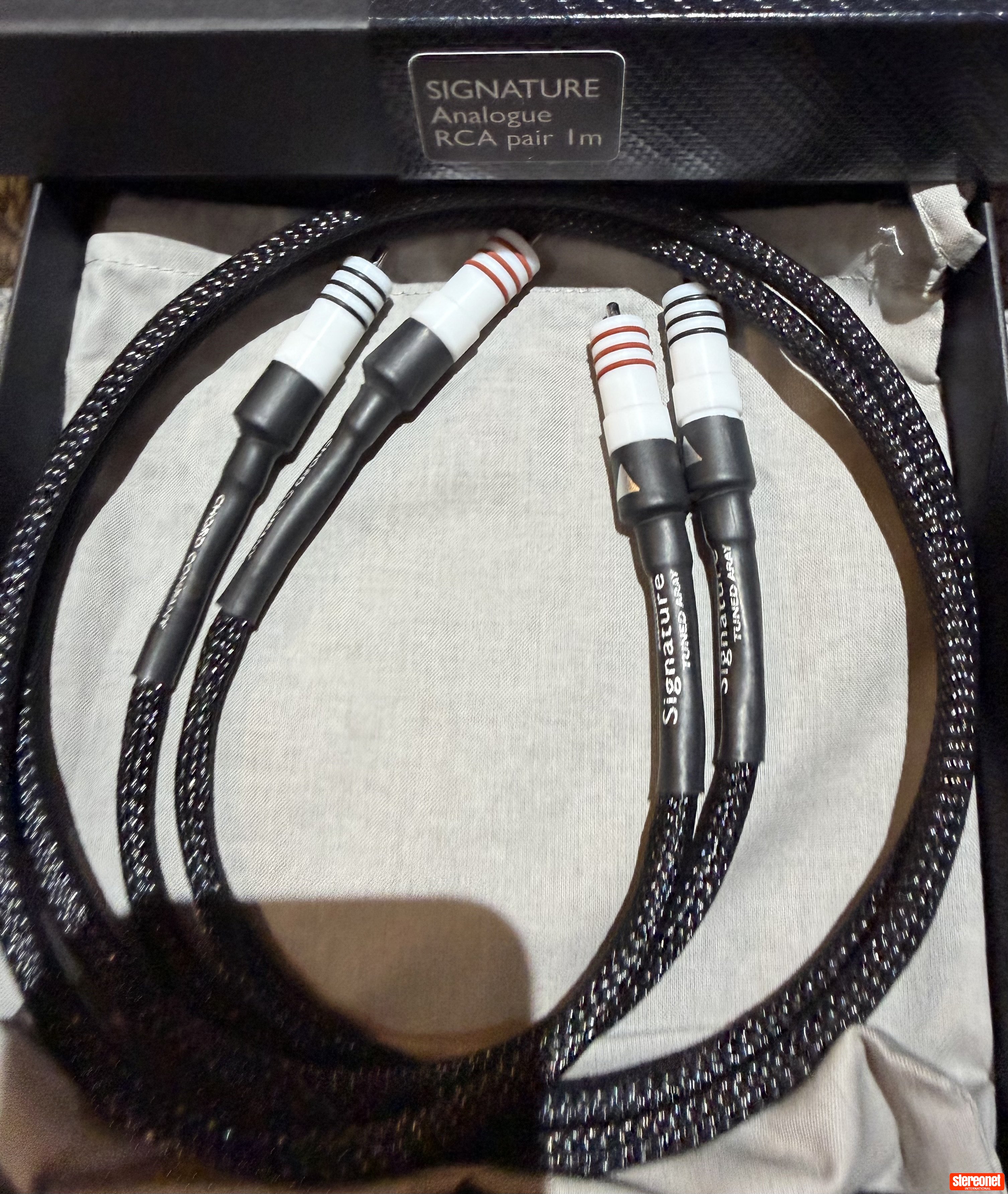 The Chord Company References Signature Tuned ARAY 2RCA–2RCA Interconnect Cables (RCA)