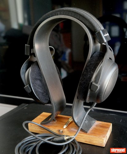 Beyerdynamic DT-880 Pro Black Edition Headphones - Over/On Ear