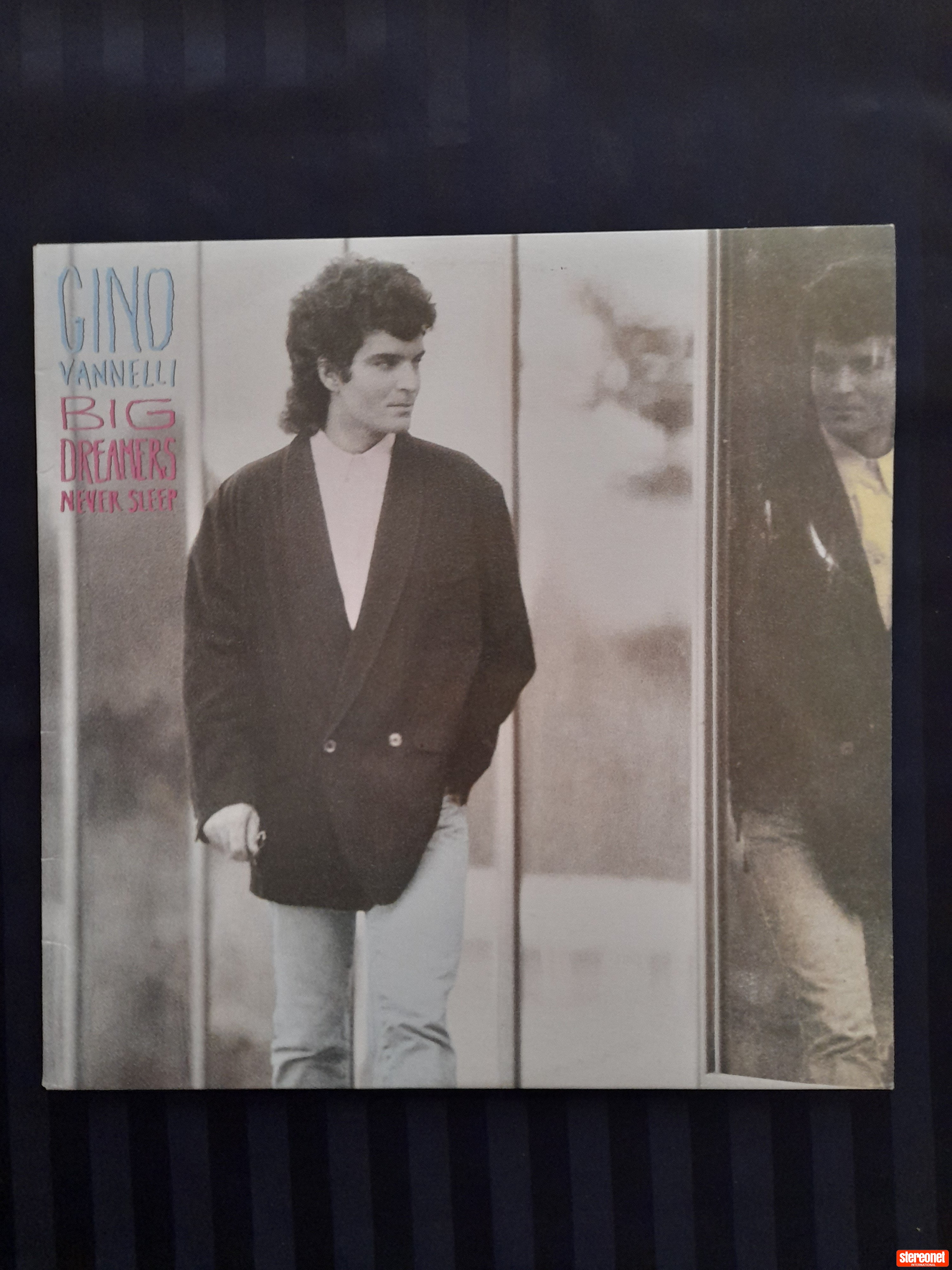 Gino Vannelli - Big Dreamers Never Sleep