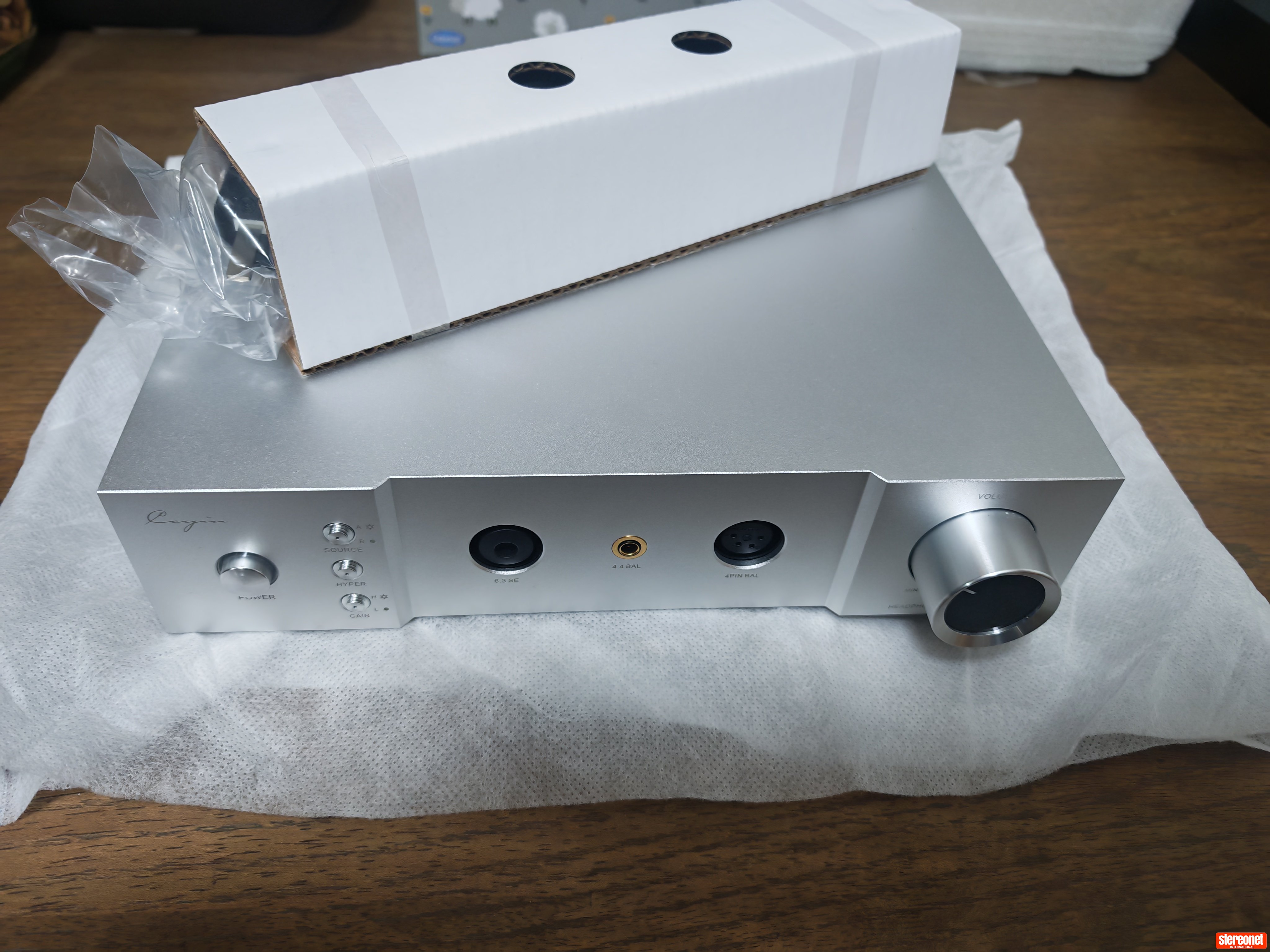 Cayin IHA-8 Headphone Amplifier